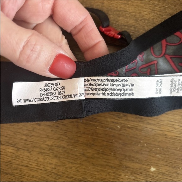 Victoria Secret Bra Size 36DD Red/Black Lined Demi Multi-Way Underwire - Picture 8 of 9